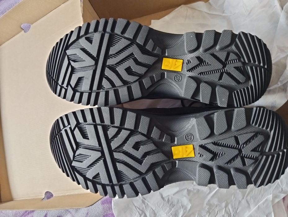 Polecam!!! NOWE trekkingowe 4F model OBMH259