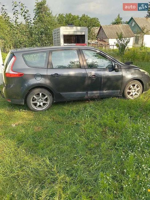 продам Renault Grand Scenic 2010