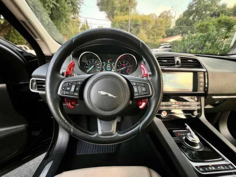 2017 Jaguar F-PACE 35t Premium