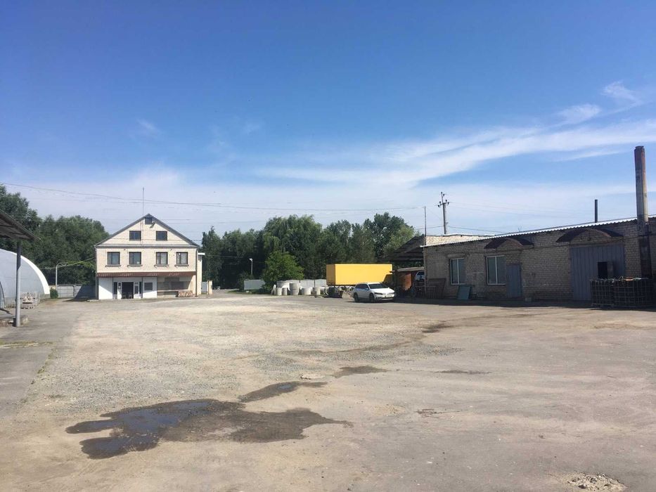 Майновий комплекс 553,7 м2, 0,5 га, Білогірʼя, вул. Залізнична,27