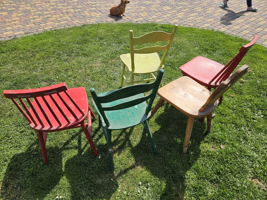 sprzedam pięć retro krzeseł