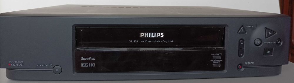 Видеомагнитофон PHILIPS VR 256/02 на запчасти.