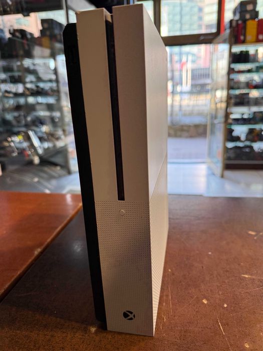 Konsola Microsoft Xbox One S 1TB // Bez pada