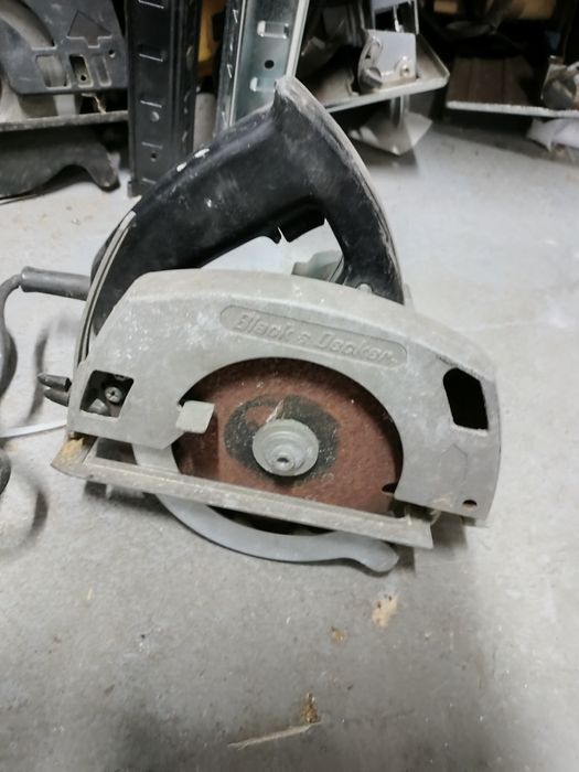 Pilarka tarczowa Black Decker sprawna