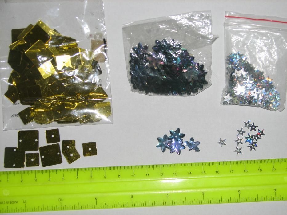 Бисер и паетки продам или обменяю при личной встрече на вкусности