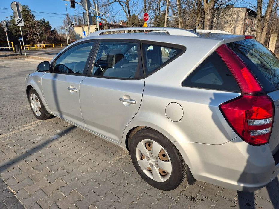 Kia Ceed 1.6 kombi, Salon PL, pt i oc do 2027, koła zima + lato,