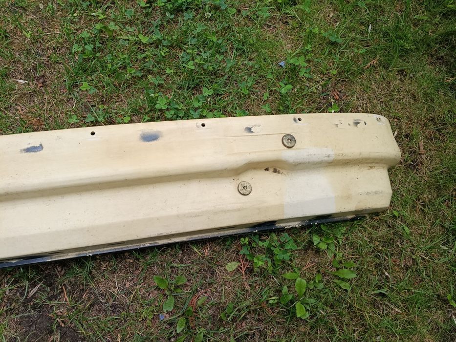 BMW E36 – oryginalne wzmocnienie zderzaka