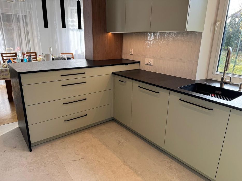 Kuchnia na wymiar, szafy, garderoby, zabudowy, meble na wymiar