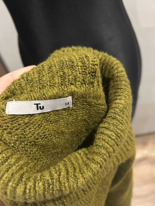 Długi sweter, sukienka