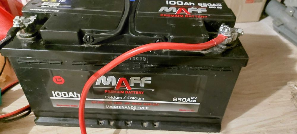 Автомобильный аккумулятор