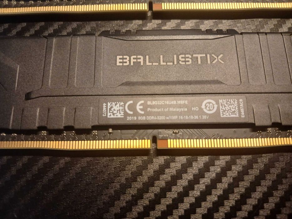 Оперативна пам'ять Crucial Ballistix Black 16GB (2x8GB) DDR4-3200 CL16