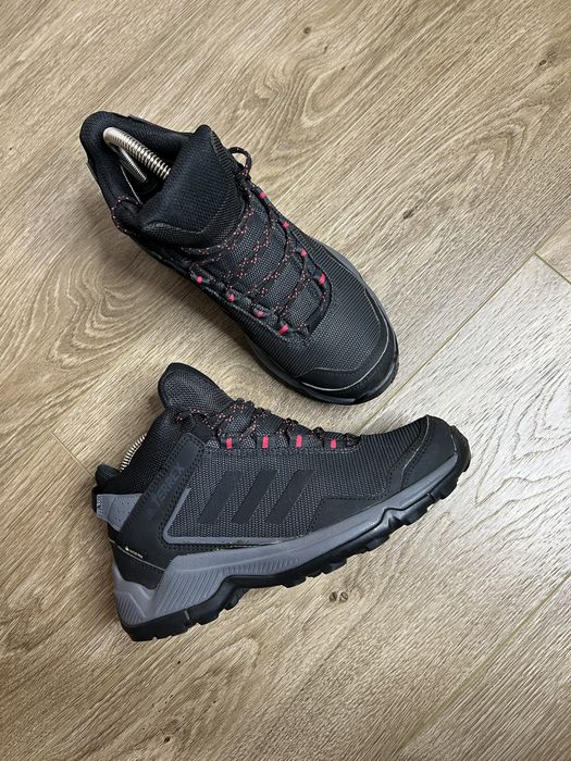 Продам БОМБЕЗНІ жіночі трекінгові черевики Adidas Terrex Eastrail GTX
