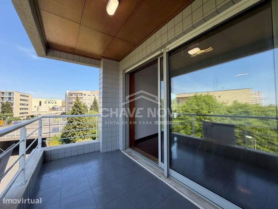 T2 Renovado c/ Lugar de Garagem em Santa Marinha