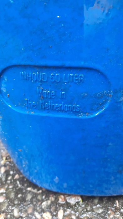 kanistry beczki plastikowe na działkę 60 l do podlewania