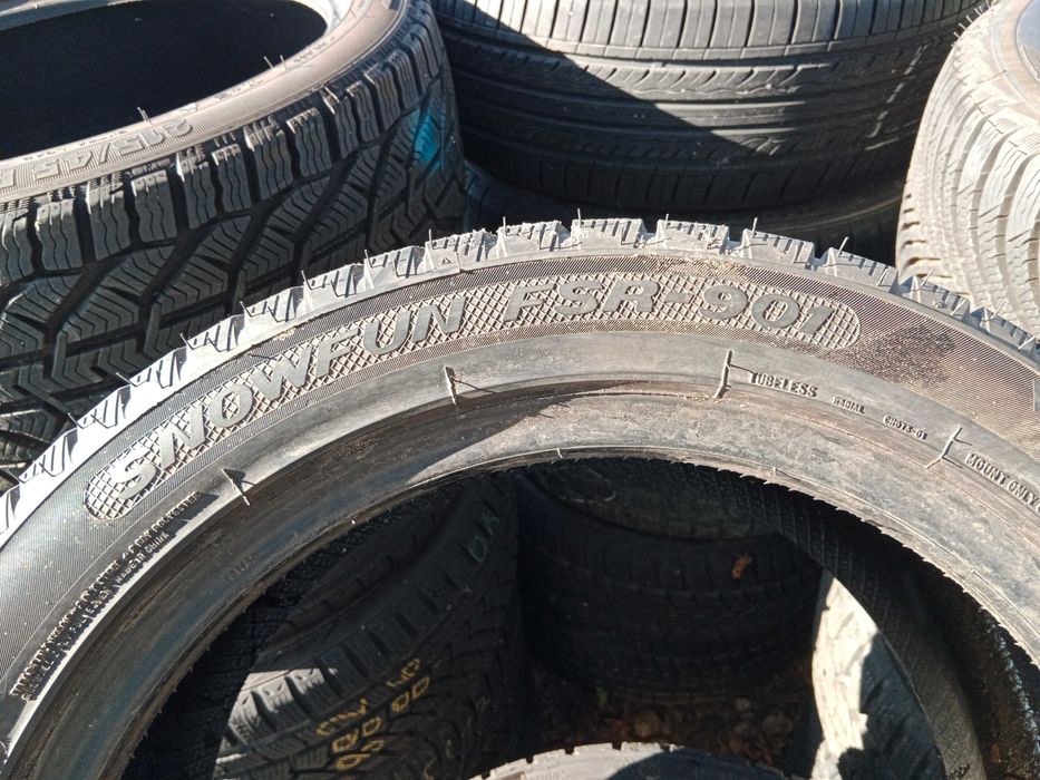 Opona używana 215/50R17 Fortune Snowfun FSR-901 1szt.