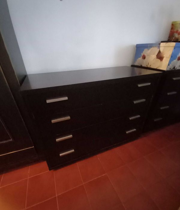 Cómoda madeira maciça