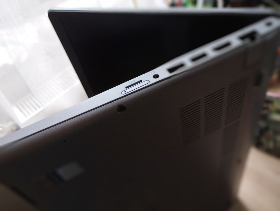 Ноутбук Dell 5511 IPS i5-10400H/nVidia mx250/16gb DDR4/SSD 256gb/