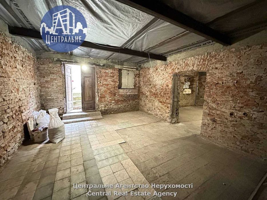 Продається нежитлове приміщення в центральній частині м. Чернівці