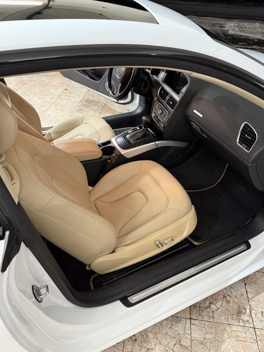 Audi A5 quattro (Premium plus)