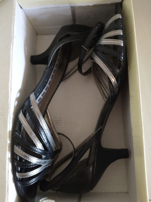 Buty 40 sandały marische