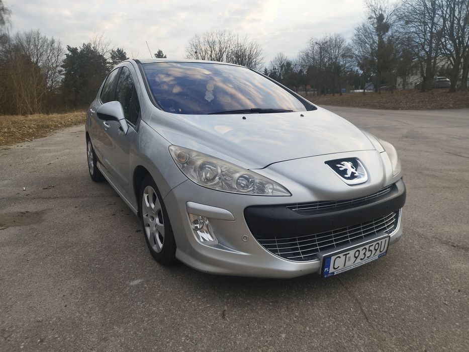 Peugeot 308 1.6 THP – Bogata wersja, komfort i styl! 
Na sprzedaż
