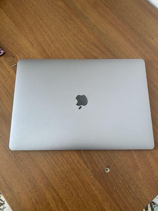 Macbook pro 15 a1707 i7 16gb