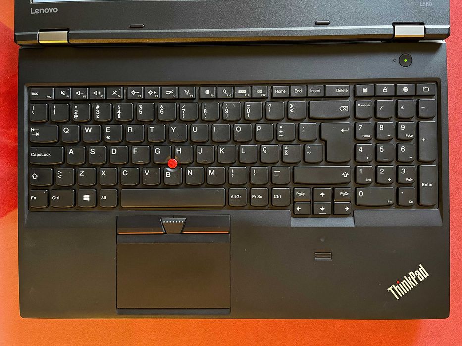 Lenovo ThinkPad L560 15.6" | 8GB RAM | SSD WD 250GB | Windows 11 Pro