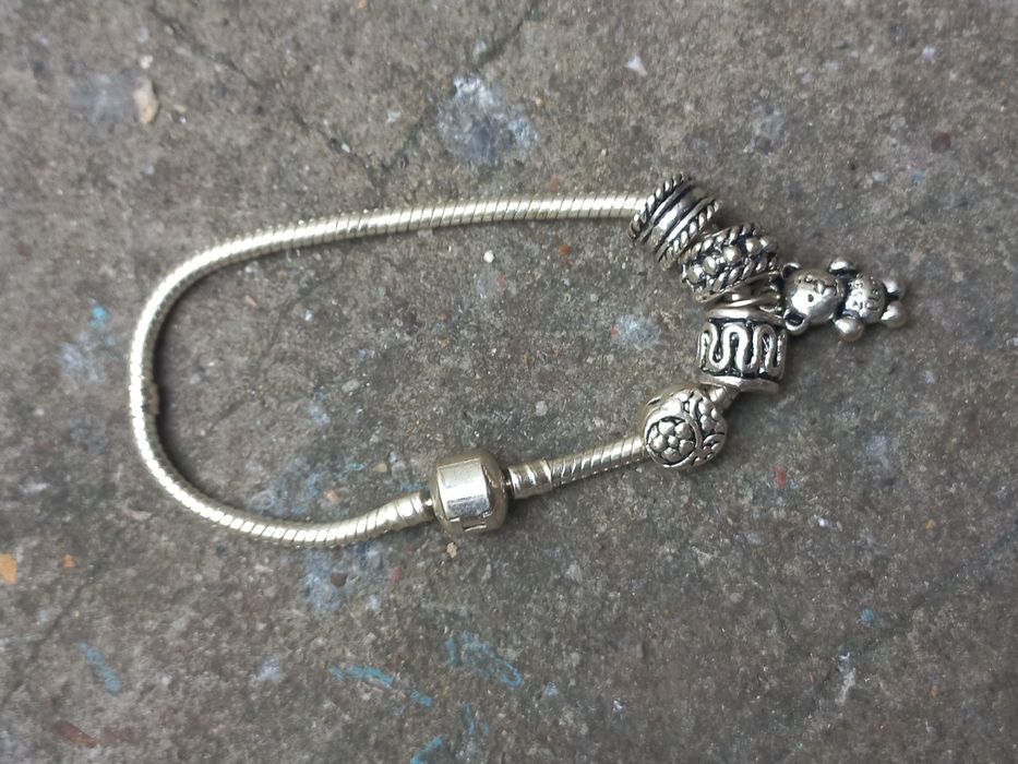 Елегантний браслет з посрібленням,з підвіскою мішки як пандора