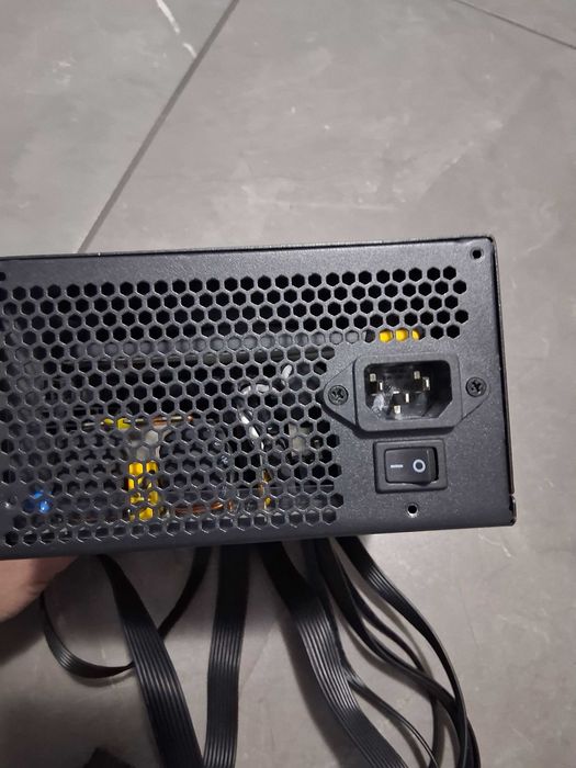 Fonte de alimentação PC 600w contínuos