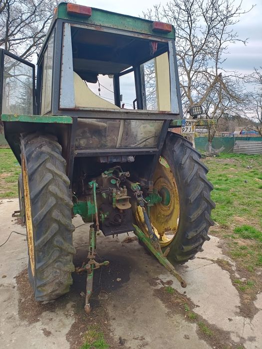 John Deere 2130.