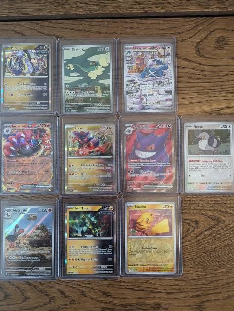 Procuro colecoes / cartas Pokémon originais, enviem foto e mensagem  com preço