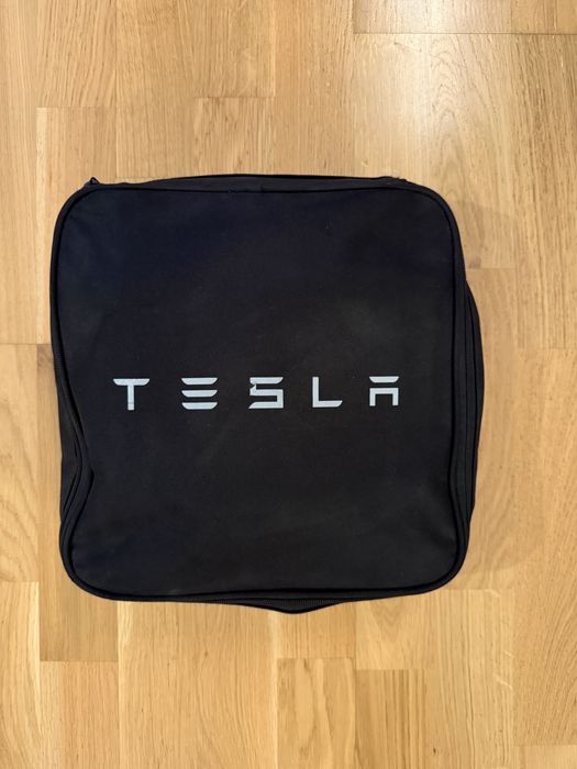 Зарядний пристрій (зарядка) Tesla Type 2