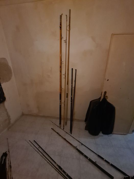 Vendo Carretos e Canas de pesca