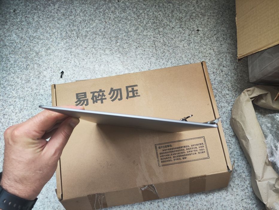 Продам крышку матрицы macbook A2338