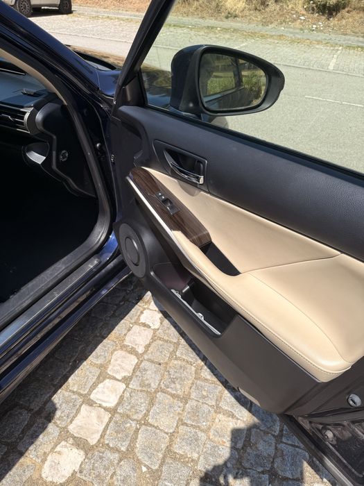 Vendo Lexus is300h