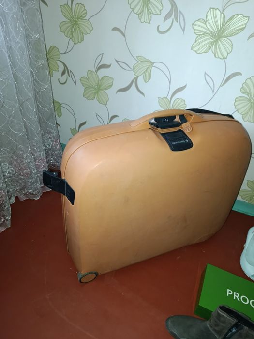 Чемодан на 4 х колесах бу