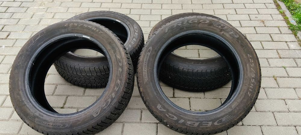 Komplet opon Dębica 225/55/17 xl
