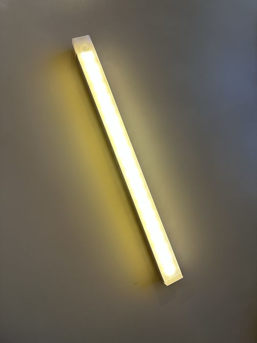 LED лампа з датчиком руху 30 см