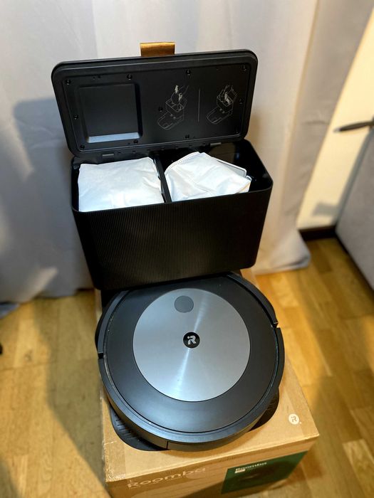 iRobot Roomba j7+ Clean Base – używana kilka razy, faktura