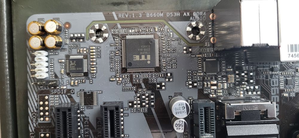 Материнська плата Gigabyte B660m DS3H AX DDR4 s1700