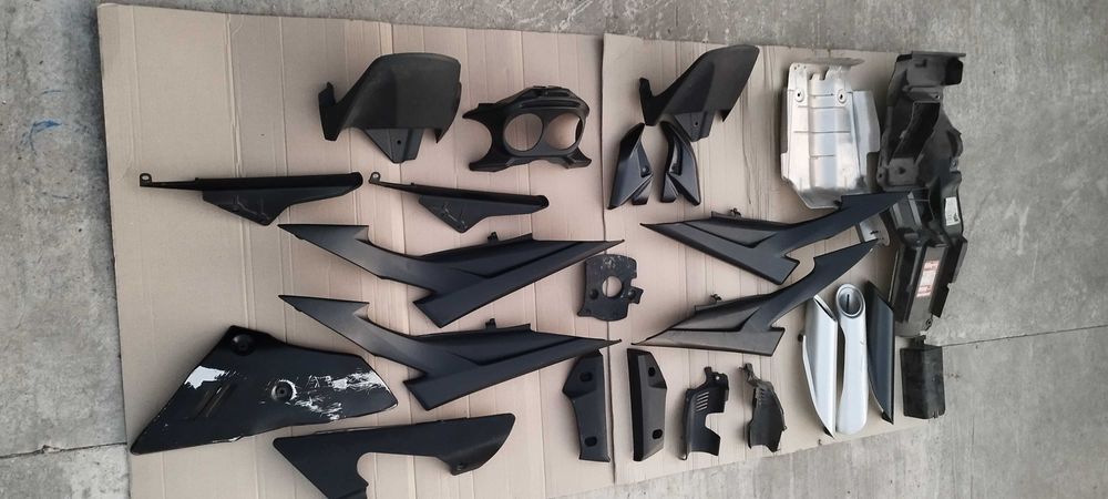 Пластик Suzuki GSR 600 06-10 Накладка боковая хвост плуг оригинал