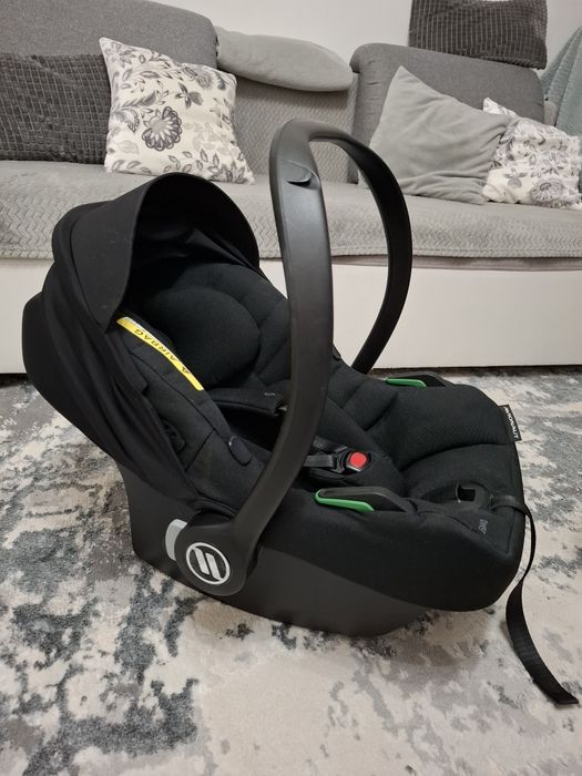 Fotelik Avionaut Cosmo z baza na ISOFIX