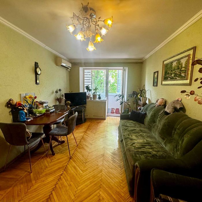 Продам отличную 3х ком квартиру метро Бот сад!