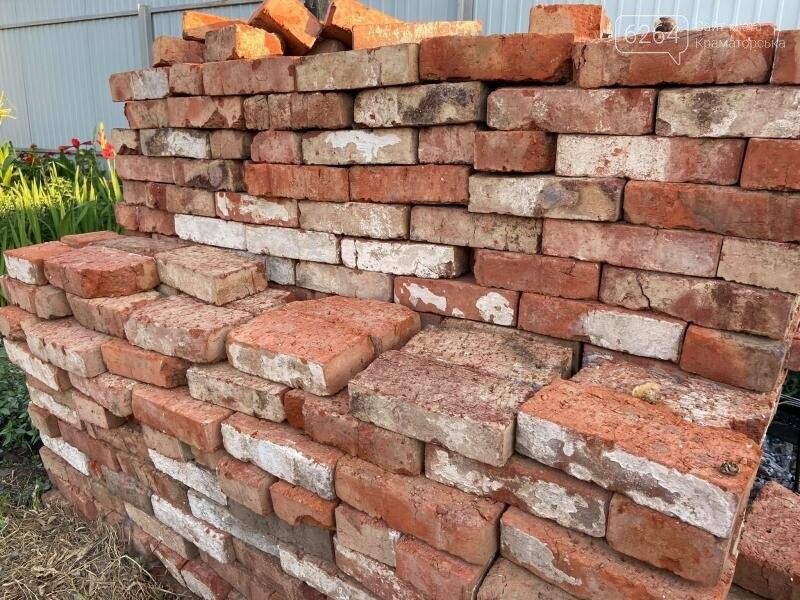 Кирпич бу красный 6 грн шт