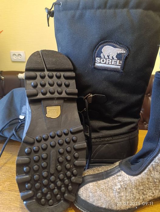 Продам зимові чоботи