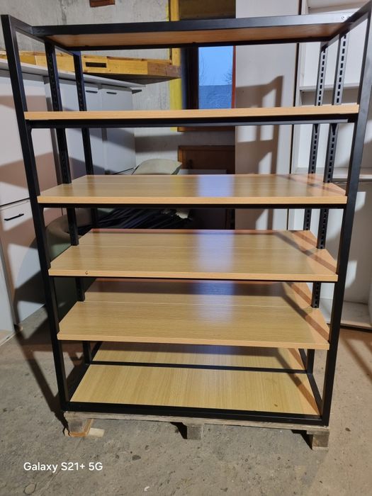 Szprzedam regał metalowy czarny