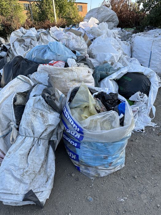 Куплю плівку поліетилен чорна агрорукав крапельний полив біг-бег клійо