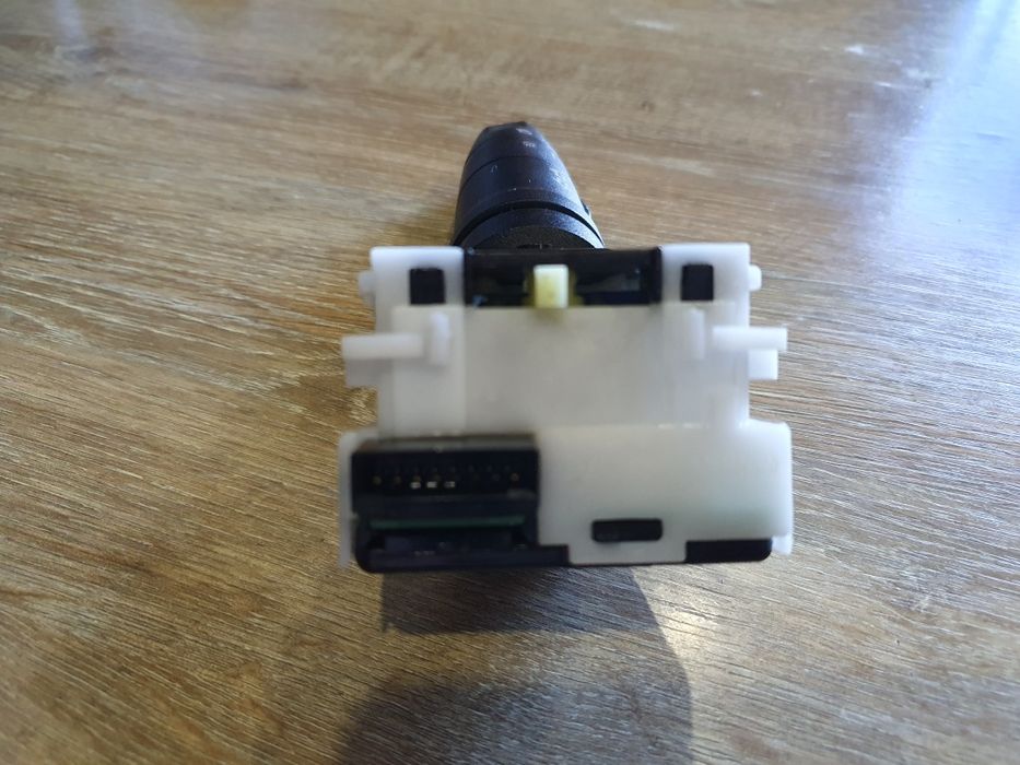 Перемикач поворотів Nissan Note, Tilda, Qashqai