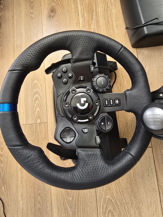 Logitech G923 + shifter + pedały
