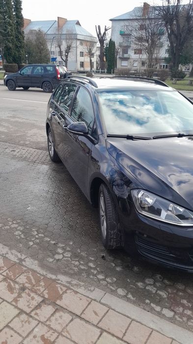 Автомобіль Volkswagen Golf